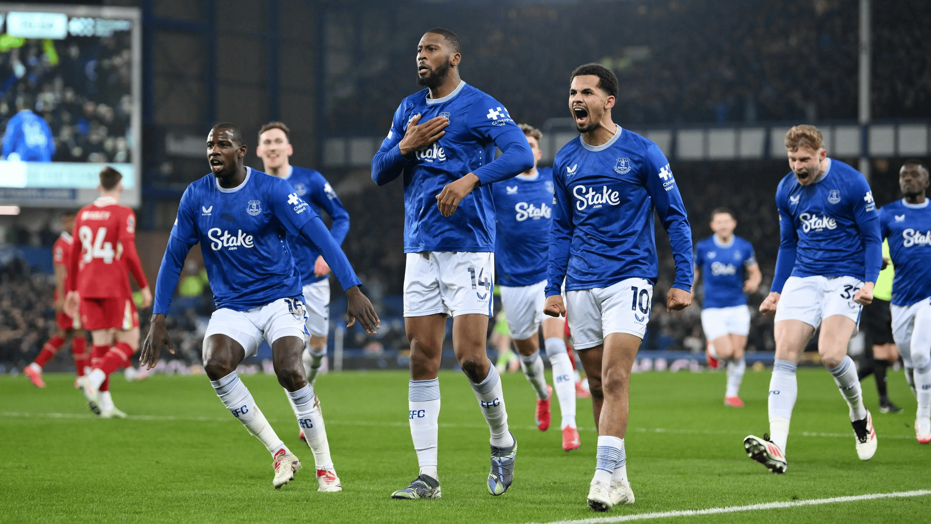 星空体育APP-包含AC米兰国际比赛日官宣签约；志在英超名次提升；信心回归；轮换策略成焦点的词条-星空体育APP